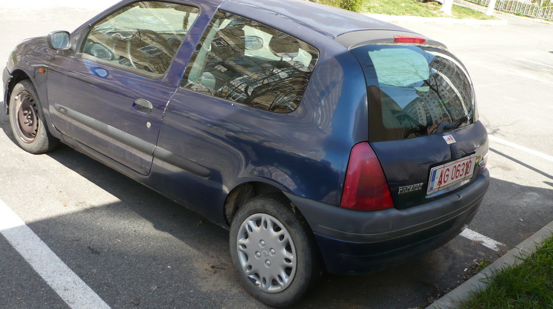 Dezmembrez Renault Clio 2 1999 2 Usi Albastru