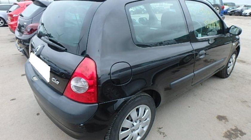 Dezmembrez Renault Clio 2, fabr. 2004, 1.2i 16V, FL