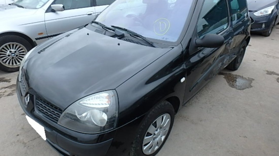 Dezmembrez Renault Clio 2, fabr. 2004, 1.2i 16V, FL