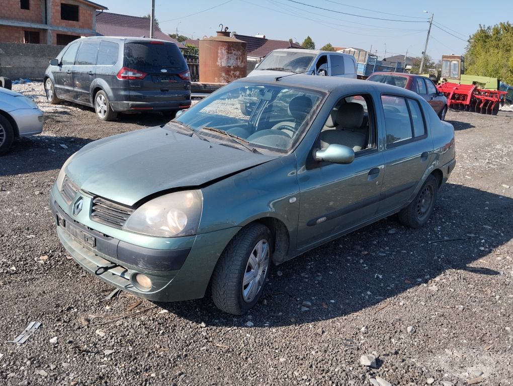 Dezmembrez Renault CLIO 2 / SYMBOL 1 1998 - 2008 1.4 (B/CB0C) Benzina