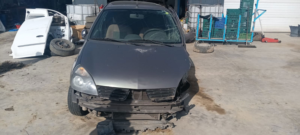 Dezmembrez Renault Clio 2 / Symbol 1 [Fabr 1998-2008]