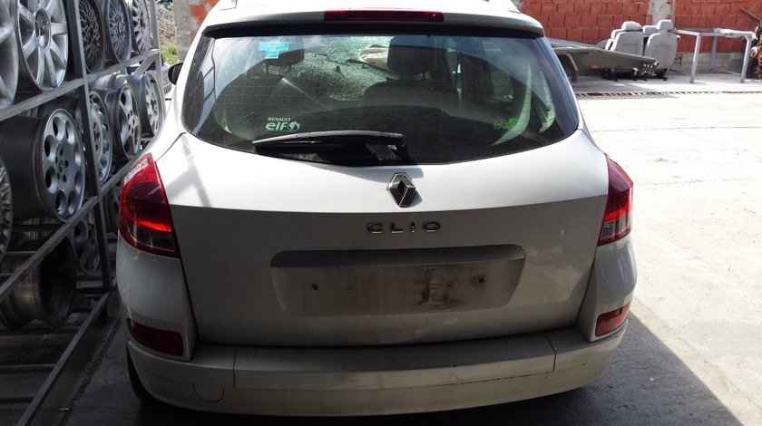 Dezmembrez Renault Clio 2010 ESTATE 1.5 EURO4