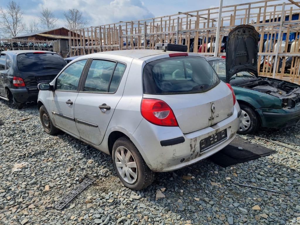 Dezmembrez Renault CLIO 3 2005 - 2012 1.4 16V K4J 780 ( CP: 98, KW: 72, CCM: 1390 ) Benzina