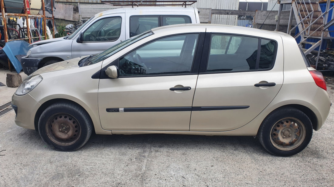 Dezmembrez Renault CLIO 3 2005 - Prezent 1.5 DCi K9K 752 ( CP: 64, KW: 47, CCM: 1461 ) Motorina