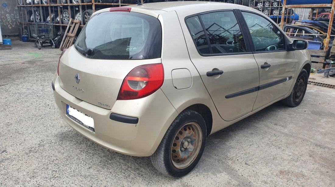 Dezmembrez Renault CLIO 3 2005 - Prezent 1.5 DCi K9K 752 ( CP: 64, KW: 47, CCM: 1461 ) Motorina