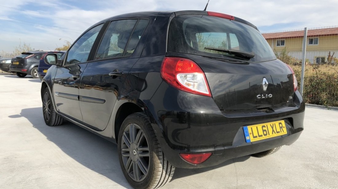 Dezmembrez Renault Clio 3 2011 Hatchback 1.2 D4F