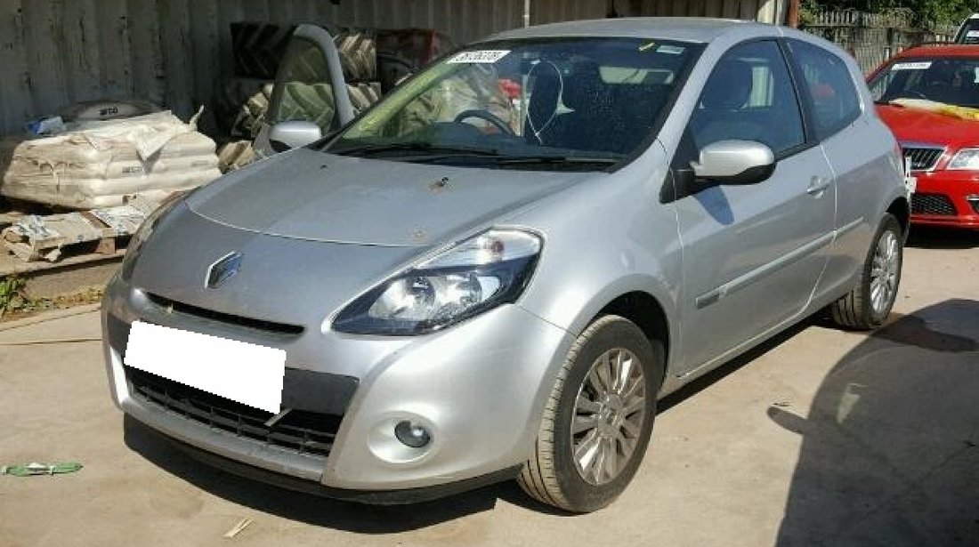 Dezmembrez Renault Clio 3, fabr. 2012, 1.2i 16V, FL