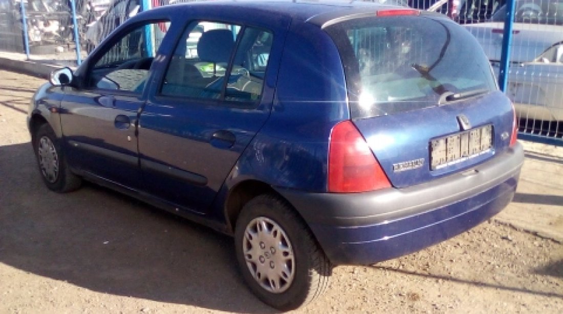 Dezmembrez Renault Clio II, an 1998, motorizare 1.4