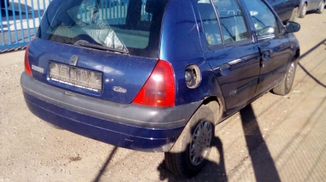 Dezmembrez Renault Clio II, an 1998, motorizare 1.4