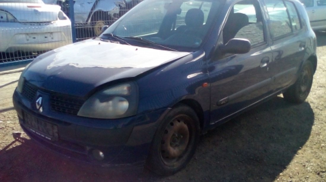 Dezmembrez Renault Clio II Caroserie, an 2004, motorizare 1.5 DCI