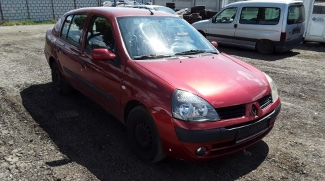 Dezmembrez Renault Clio II