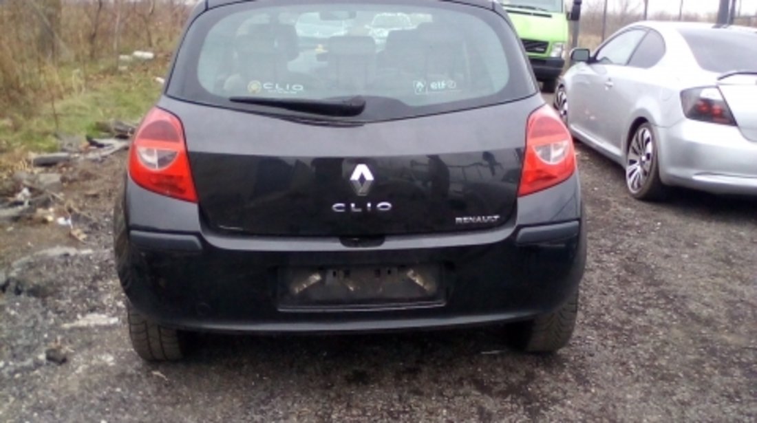 Dezmembrez Renault  Clio III ,an 2006