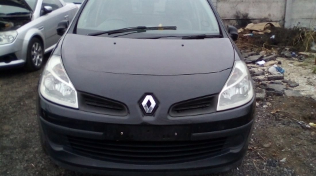 Dezmembrez Renault  Clio III ,an 2006