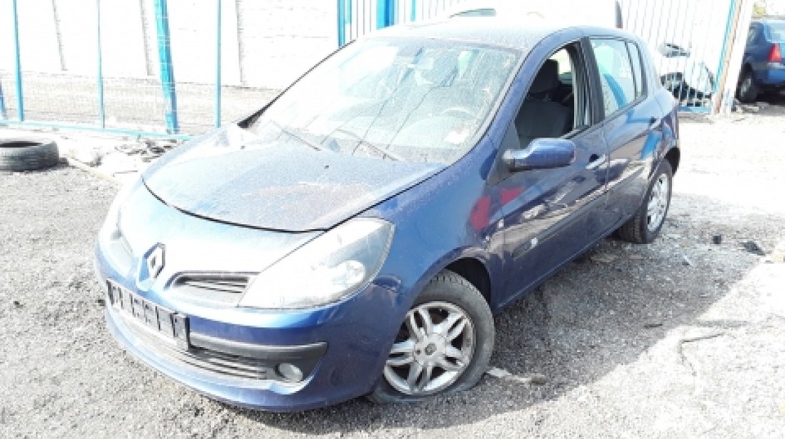 Dezmembrez Renault Clio III, an 2007, motorizare 1.5 DCI