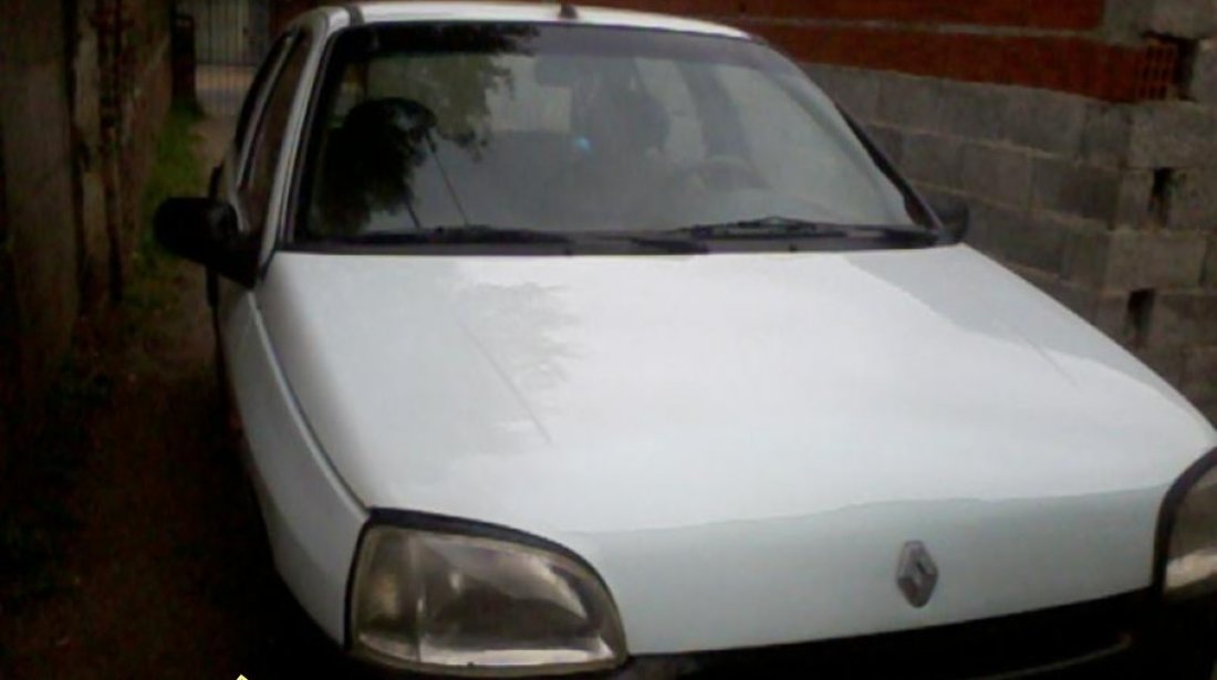 Dezmembrez Renault Clio