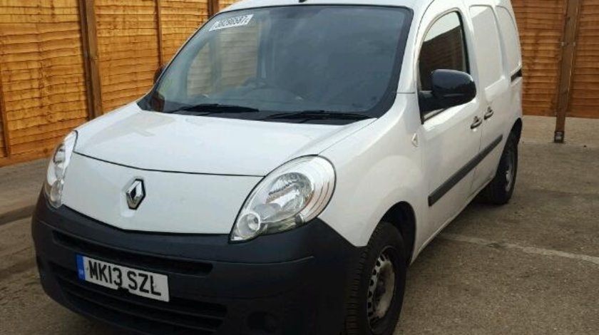 Dezmembrez Renault Kangoo 2010 1.5dci