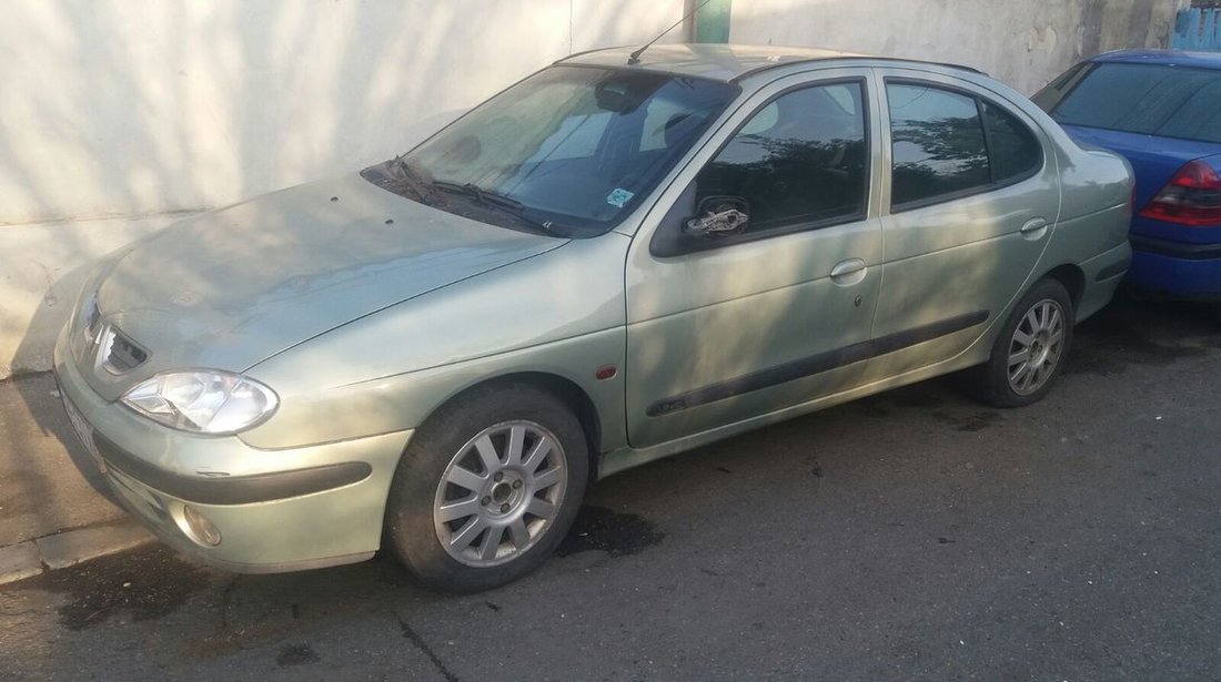 Dezmembrez Renault Laguna 1 1.9 cdi