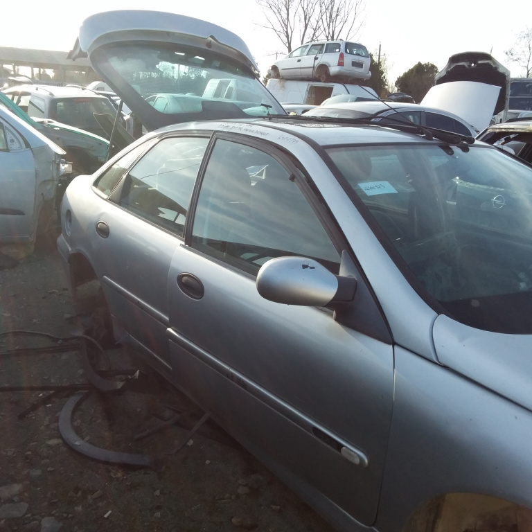 Dezmembrez Renault LAGUNA 1 1993 - 2001 2.2 DT (B569) G8T 760 ( CP: 113, KW: 83, CCM: 2188 ) Motorina