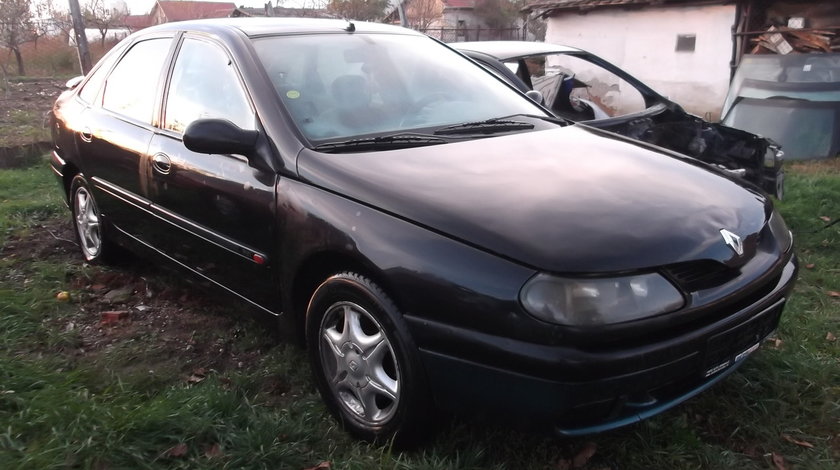 Dezmembrez Renault Laguna 1 facelift an 1999 in stare foarte buna