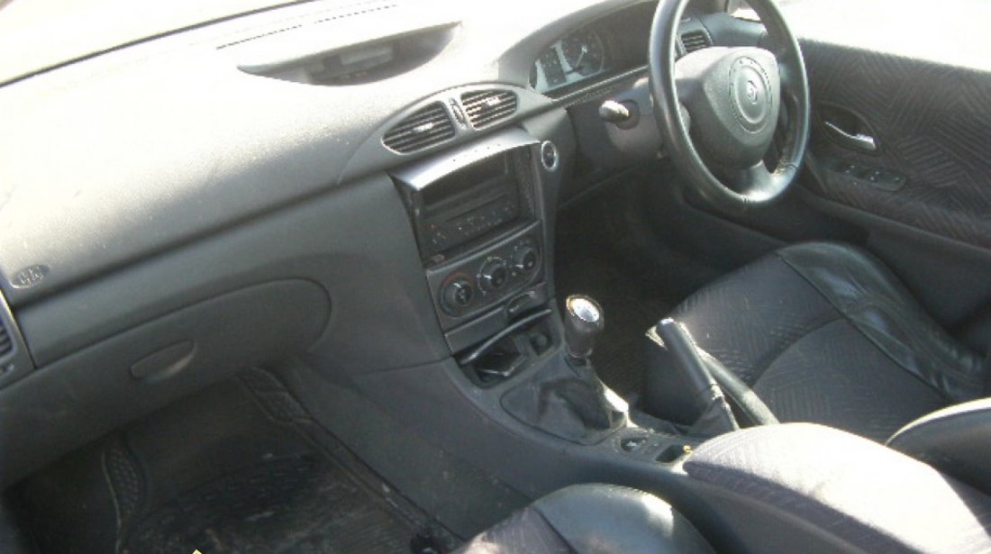 Dezmembrez renault laguna 2 1 9 dci 120 cp an 2003