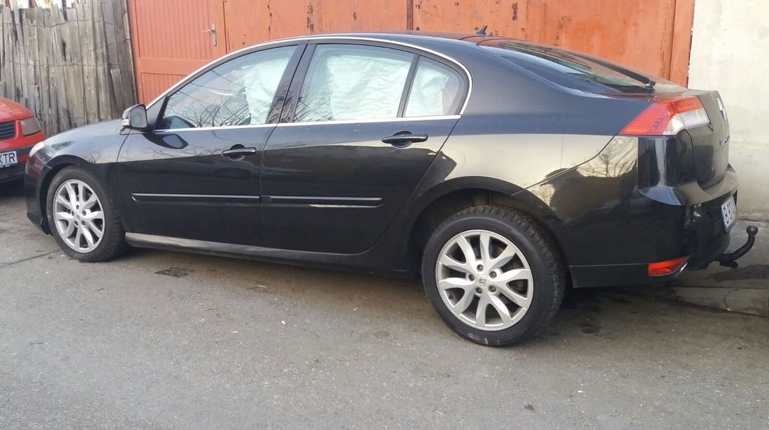 Dezmembrez Renault Laguna 3 2.0 cdi 2008