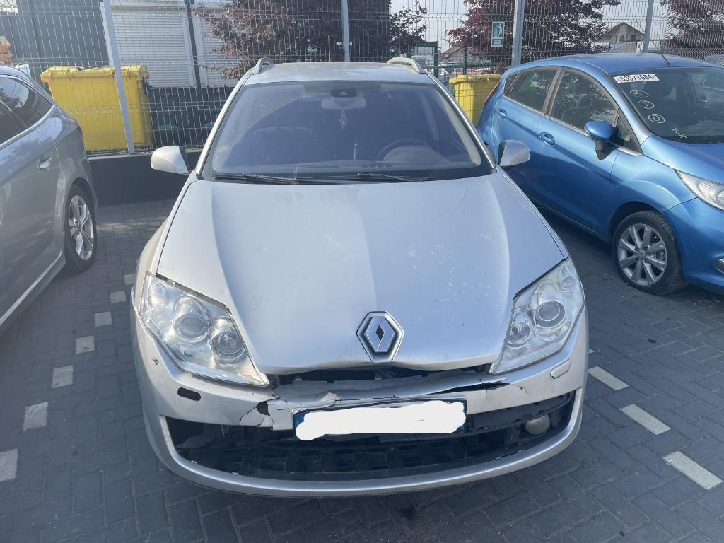 Dezmembrez Renault Laguna 3 Combi 2.0 DCI 2008, M9R742