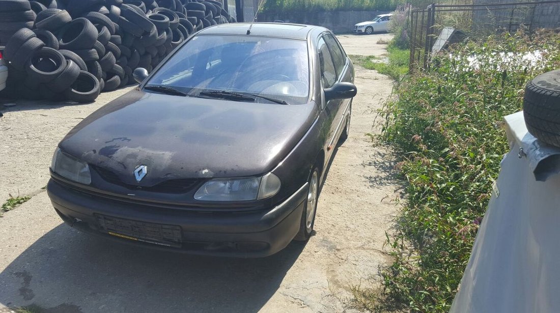 Dezmembrez Renault Laguna an 1995 motor 1.8 benzina