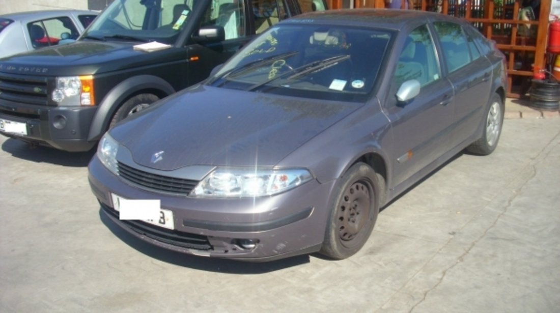 Dezmembrez Renault Laguna  din 2001, 1.6b,