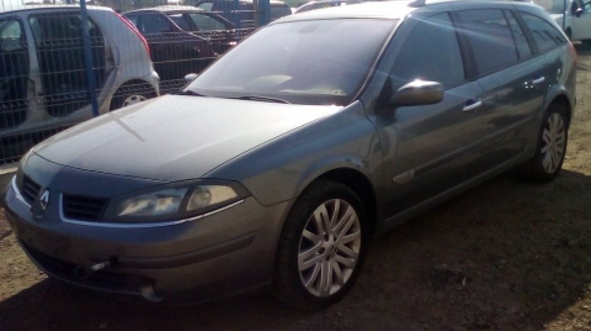 Dezmembrez Renault Laguna II, an 2005, motorizare 2.2 DCI