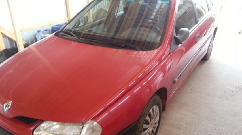 Dezmembrez renault laguna1 2 0i 84kw 1996