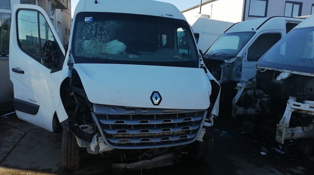 Dezmembrez Renault Master 2.3 2011