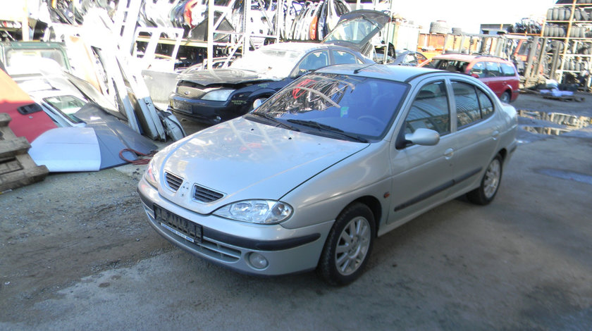 Dezmembrez Renault MEGANE 1 1995 - 2006 1.6 16V (DA0B, DA04, DA11) K4M 700 ( CP: 107, KW: 79, CCM: 1598 ) Benzina