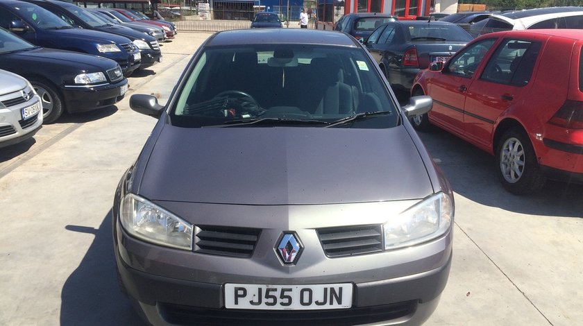 Dezmembrez Renault Megane 1,6 16v 2005