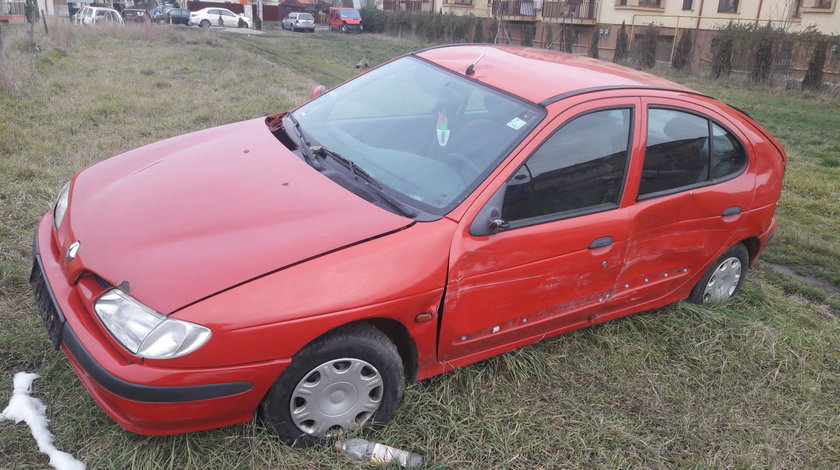 Dezmembrez renault megane 1, benzina 1.6, 55 kw, 8v, an 1996