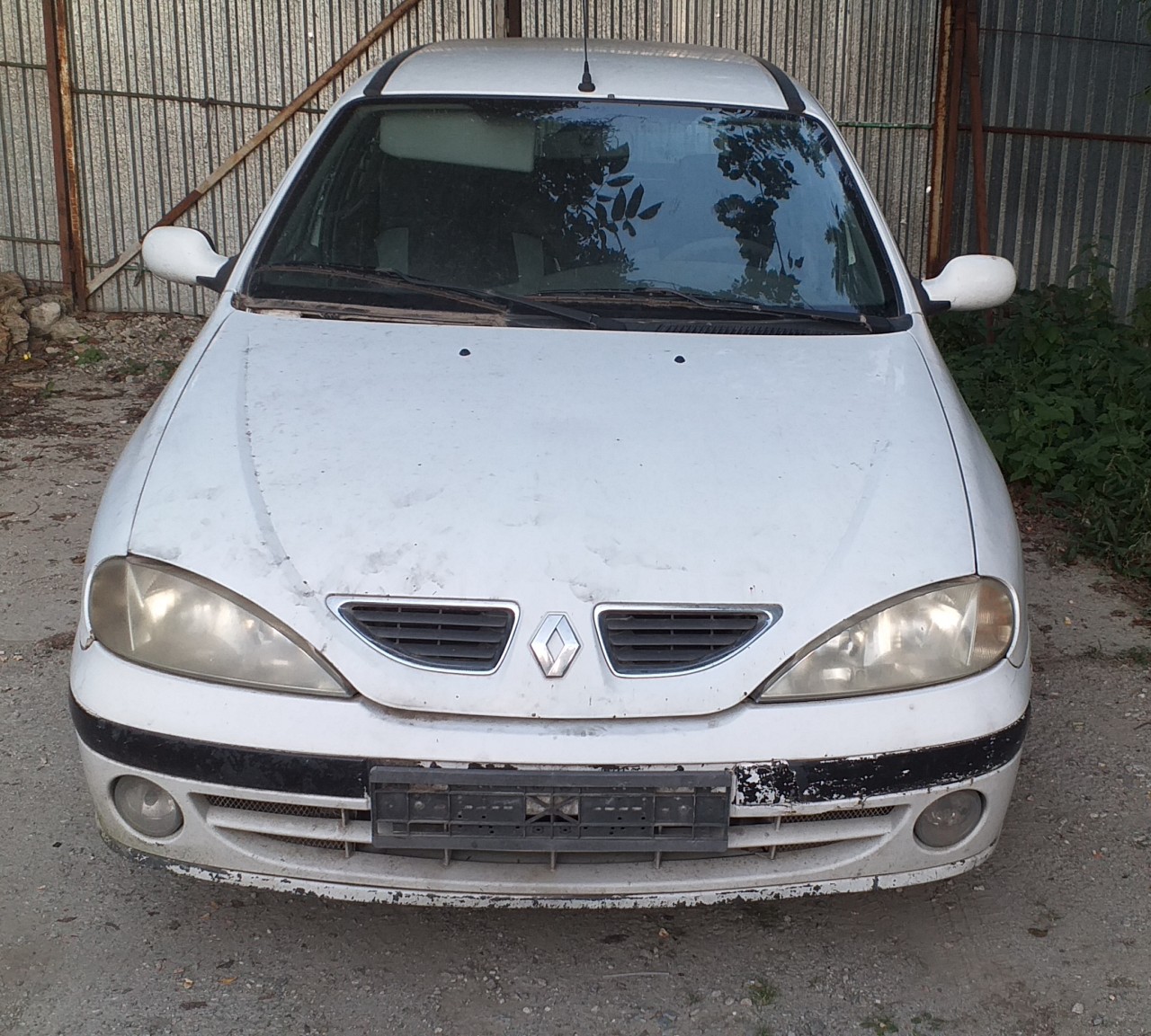 Dezmembrez Renault Megane 1 Kombi 1.6 16 Valve Automată