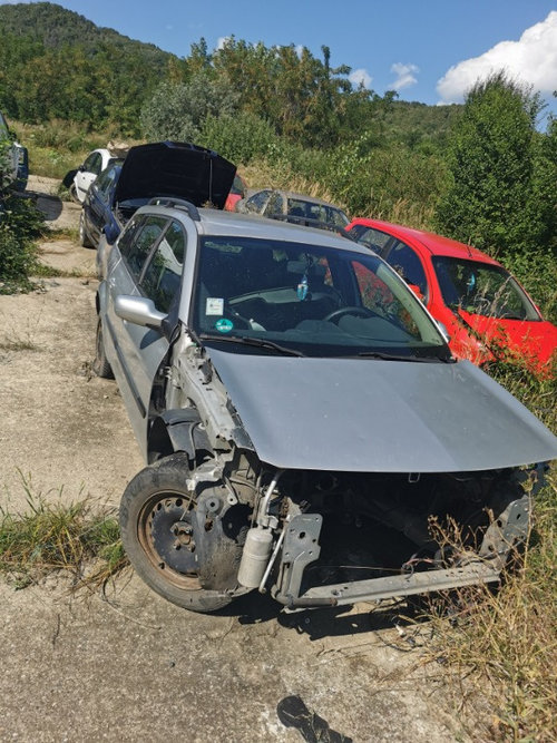 Dezmembrez renault megane 2 combi 1.5 dci