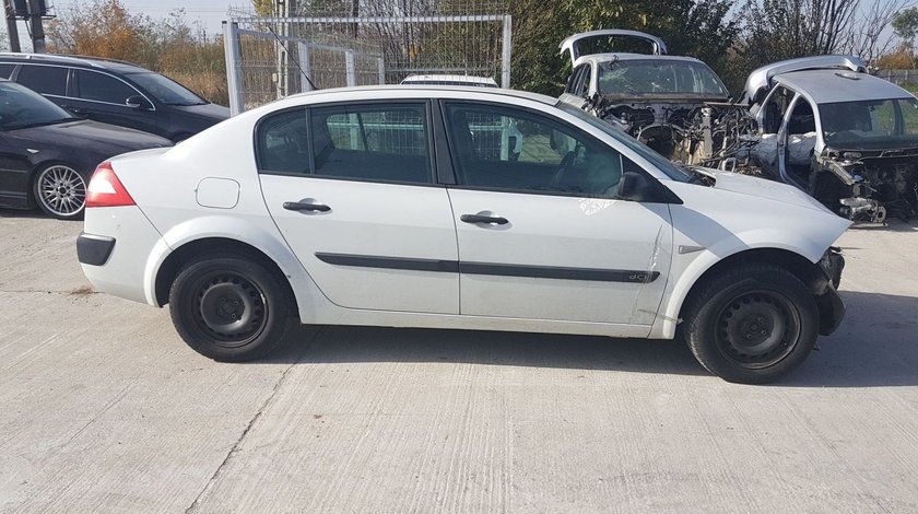 Dezmembrez renault megane 2 sedan 1.5 dci k9k-d7 82 cai euro 3 100000 km