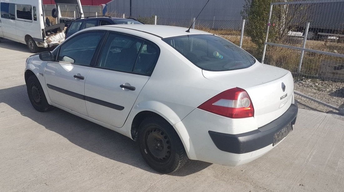 Dezmembrez renault megane 2 sedan 1.5 dci k9k-d7 82 cai euro 3 100000 km