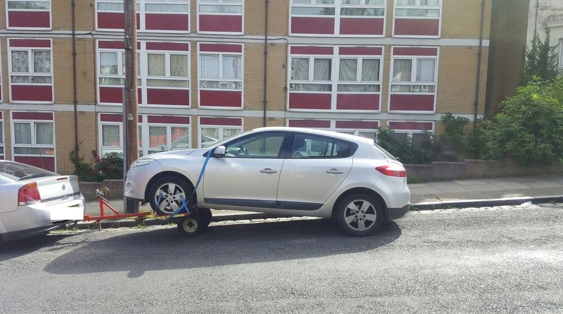 DEZMEMBREZ RENAULT MEGANE 3 1.6 2010