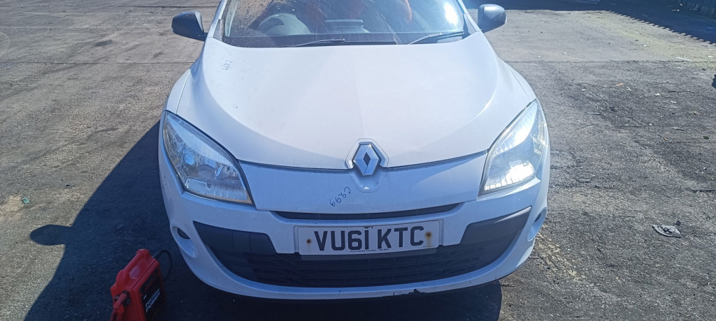 Dezmembrez Renault Megane 3 (B95) [Fabr 2008-2016]