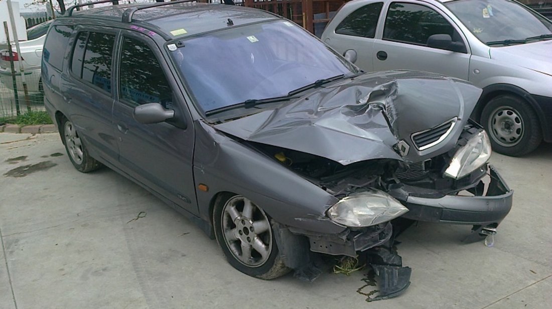 Dezmembrez Renault Megane, an 2000