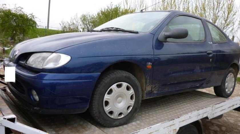 Dezmembrez Renault Megane coach