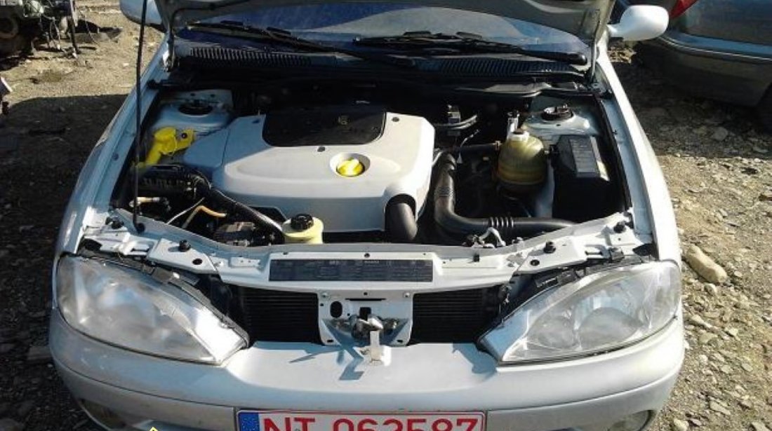 Dezmembrez Renault Megane coupe 1 9dci An 2000