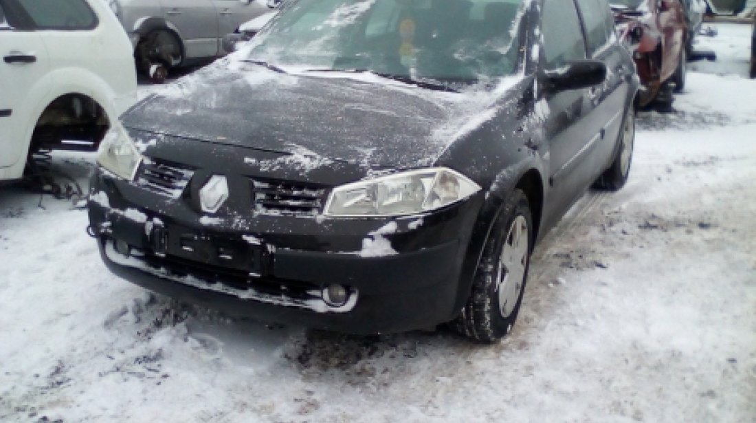 Dezmembrez Renault Megane II, an 2004, motorizare 1.6 16V