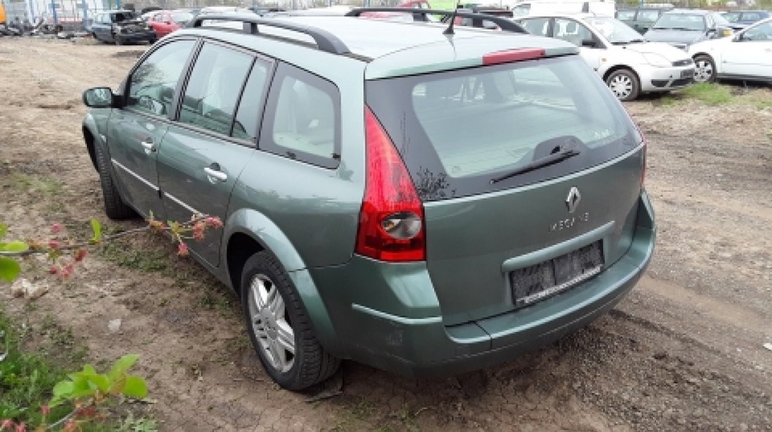 Dezmembrez Renault Megane II, an 2005, motorizare 1.5 DCI