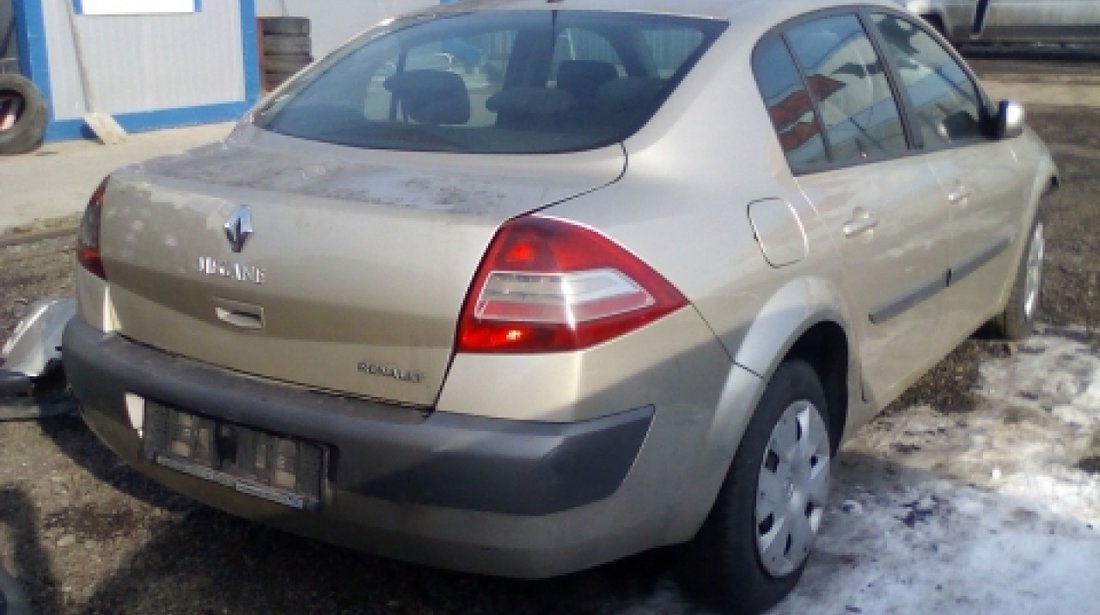 Dezmembrez Renault Megane II, an 2006, motorizare 1.5 DCI