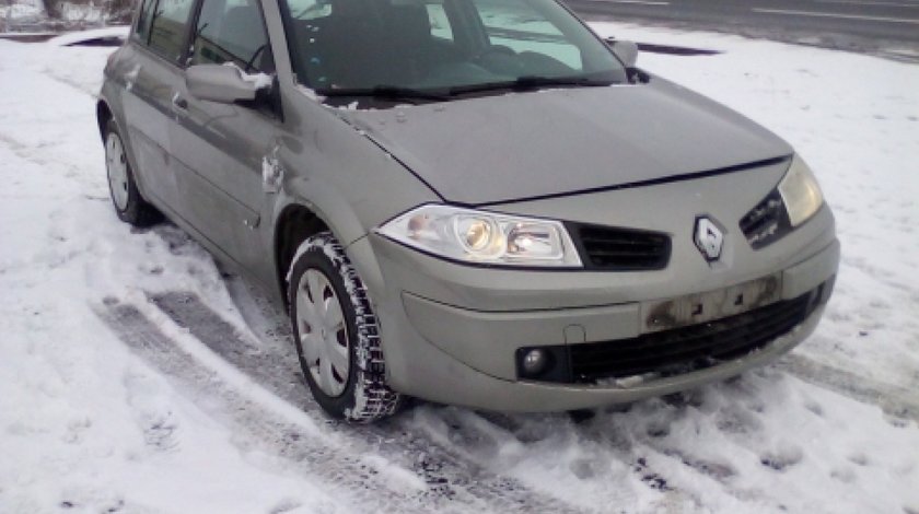 Dezmembrez Renault Megane II, an 2007, motorizare 1.5 DCI
