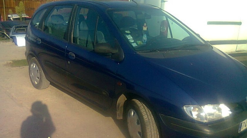 Dezmembrez Renault Megane Scenic