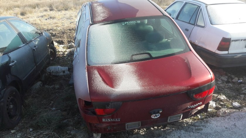 Dezmembrez Renault Megane