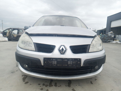 Dezmembrez Renault Scenic 2 [Fabr 2003-2008]